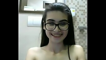 Una Cam Girl Italiana Esperta Si Diletta Su Exposedcams.Cf