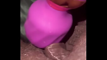 Mila J Explora El Placer De Un Nuevo Vibrador De Varita En Primer Plano Íntimo