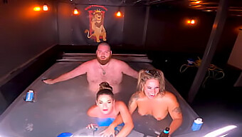 Kendra Heart Et Misty Meaner S'Engagent Dans Un Trio Torride Dans Un Bain À Remous.