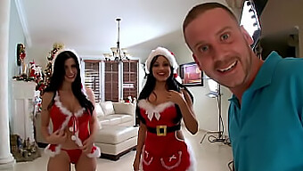 Video Bertema Krismas Yang Menampilkan Kecantikan Latina Dengan Derriere Bulat