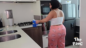 Sexo Amador Com Colega De Quarto Colombiano Na Cozinha.