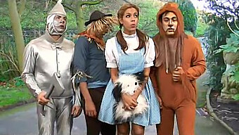 ¡la Polla Negra De Una Bruja Taladra El Culo De Dorothy!